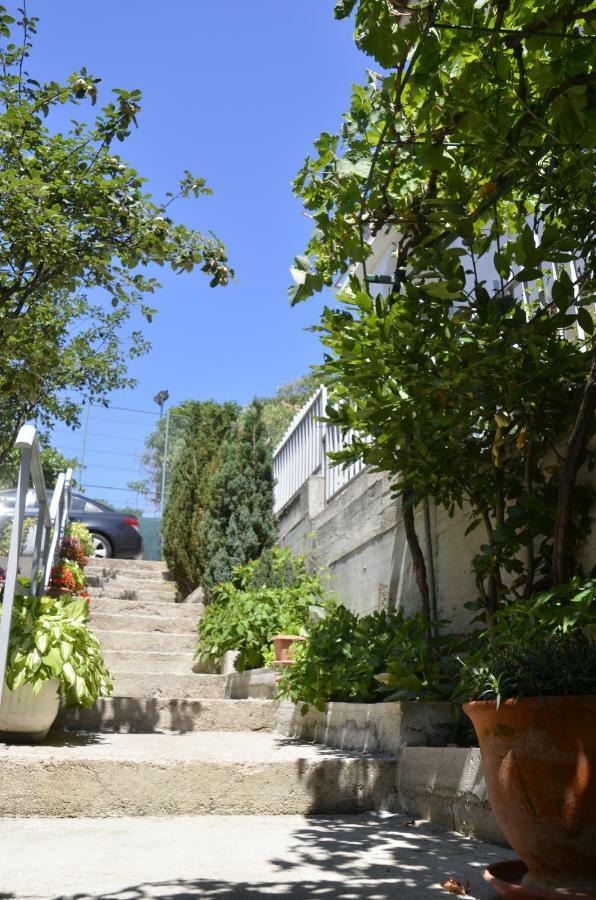 Apartments Lilly - Studio Rijeka Exterior foto